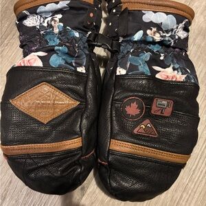 Dakine Black and Brown Mittens with Floral Design